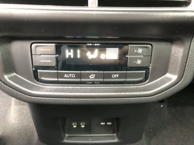 2026 Volkswagen Atlas 2.0T SE w/Technology w/captains chairs