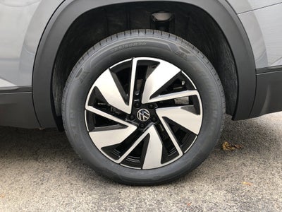 2026 Volkswagen Atlas 2.0T SE w/Technology w/captains chairs