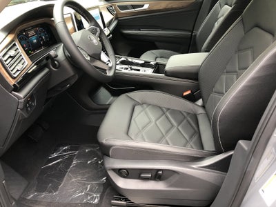 2026 Volkswagen Atlas 2.0T SE w/Technology w/captains chairs