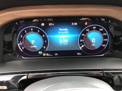 2026 Volkswagen Atlas 2.0T SE w/Technology w/captains chairs