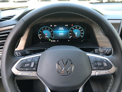 2026 Volkswagen Atlas 2.0T SE w/Technology w/black wheel package