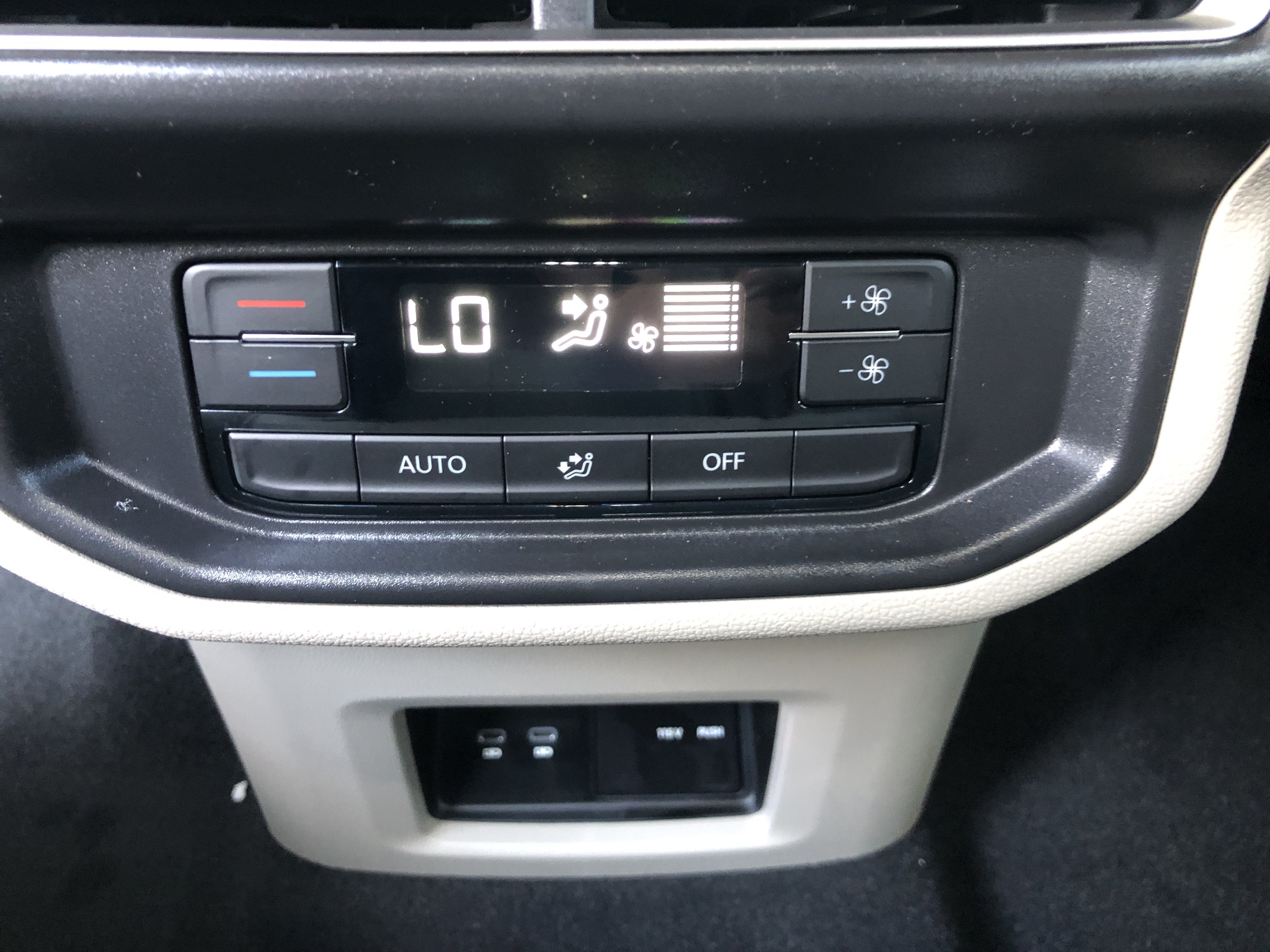 2026 Volkswagen Atlas 2.0T SE w/Technology w/black wheel package
