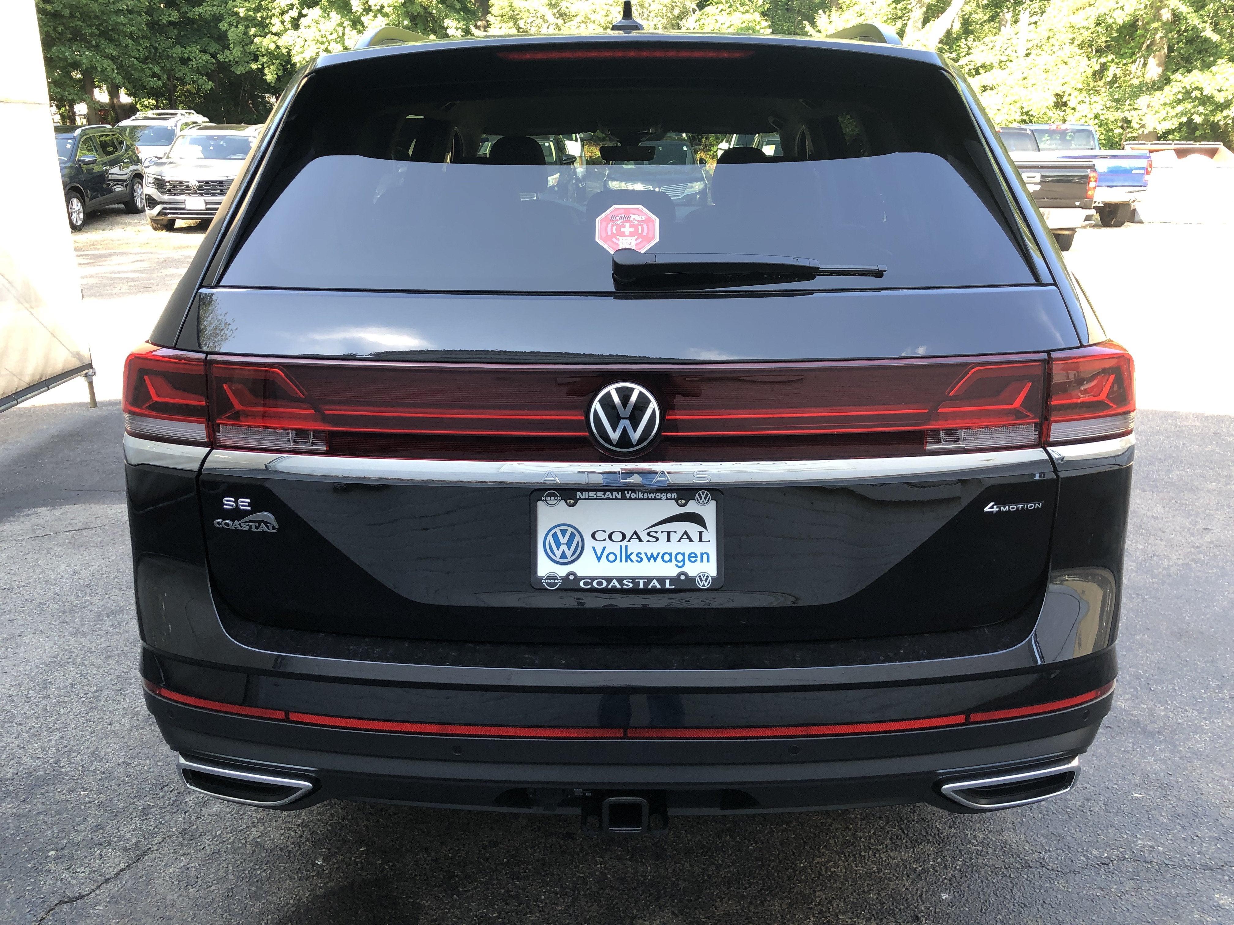 2026 Volkswagen Atlas 2.0T SE w/Technology w/black wheel package