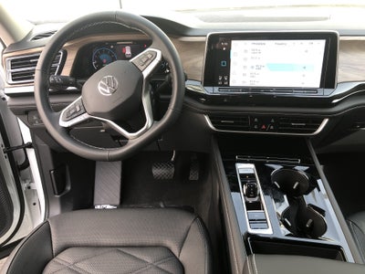 2026 Volkswagen Atlas 2.0T SE w/Technology w/black wheel package