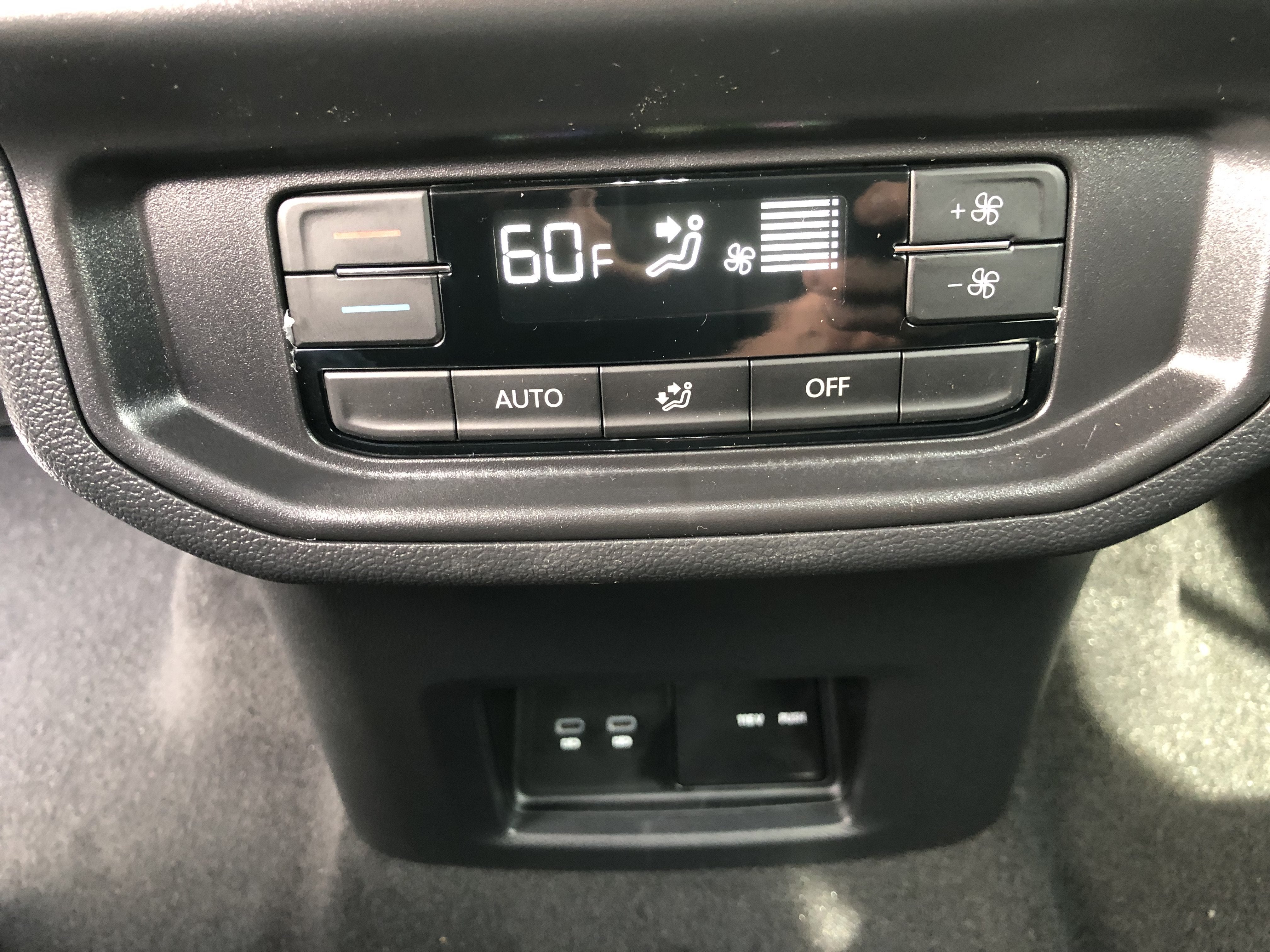 2026 Volkswagen Atlas 2.0T SE w/Technology w/black wheel package