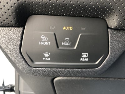 2026 Volkswagen Atlas 2.0T SE w/Technology w/black wheel package