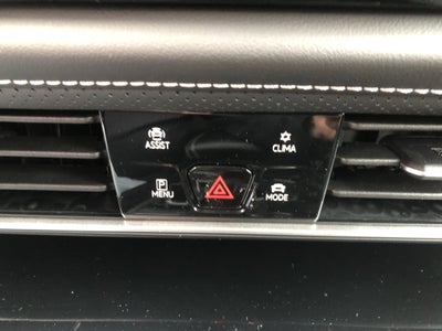 2026 Volkswagen Atlas 2.0T SE w/Technology w/captains chairs and black wheel package