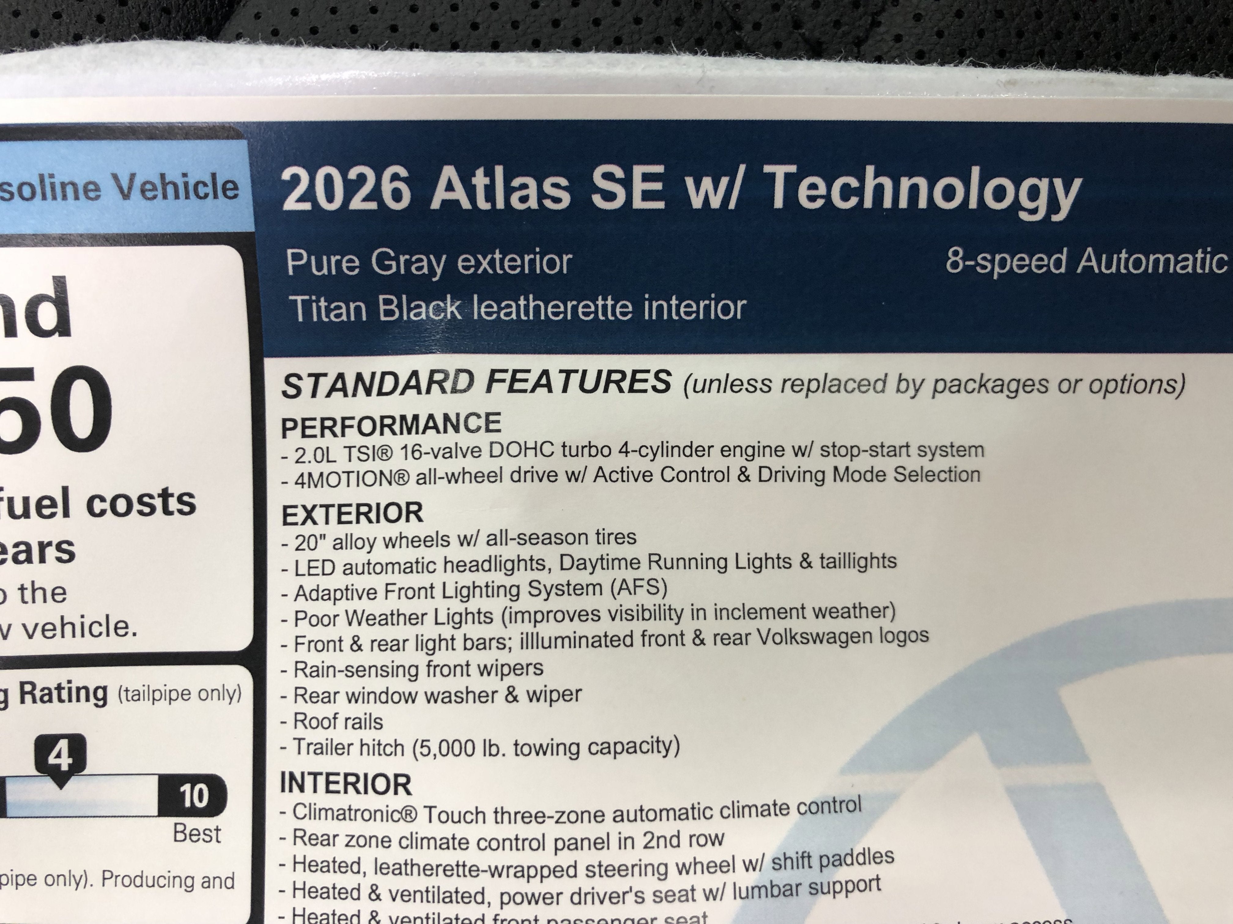 2026 Volkswagen Atlas 2.0T SE w/Technology w/captains chairs and black wheel package