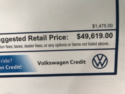 2026 Volkswagen Atlas 2.0T SE w/Technology w/captains chairs and black wheel package