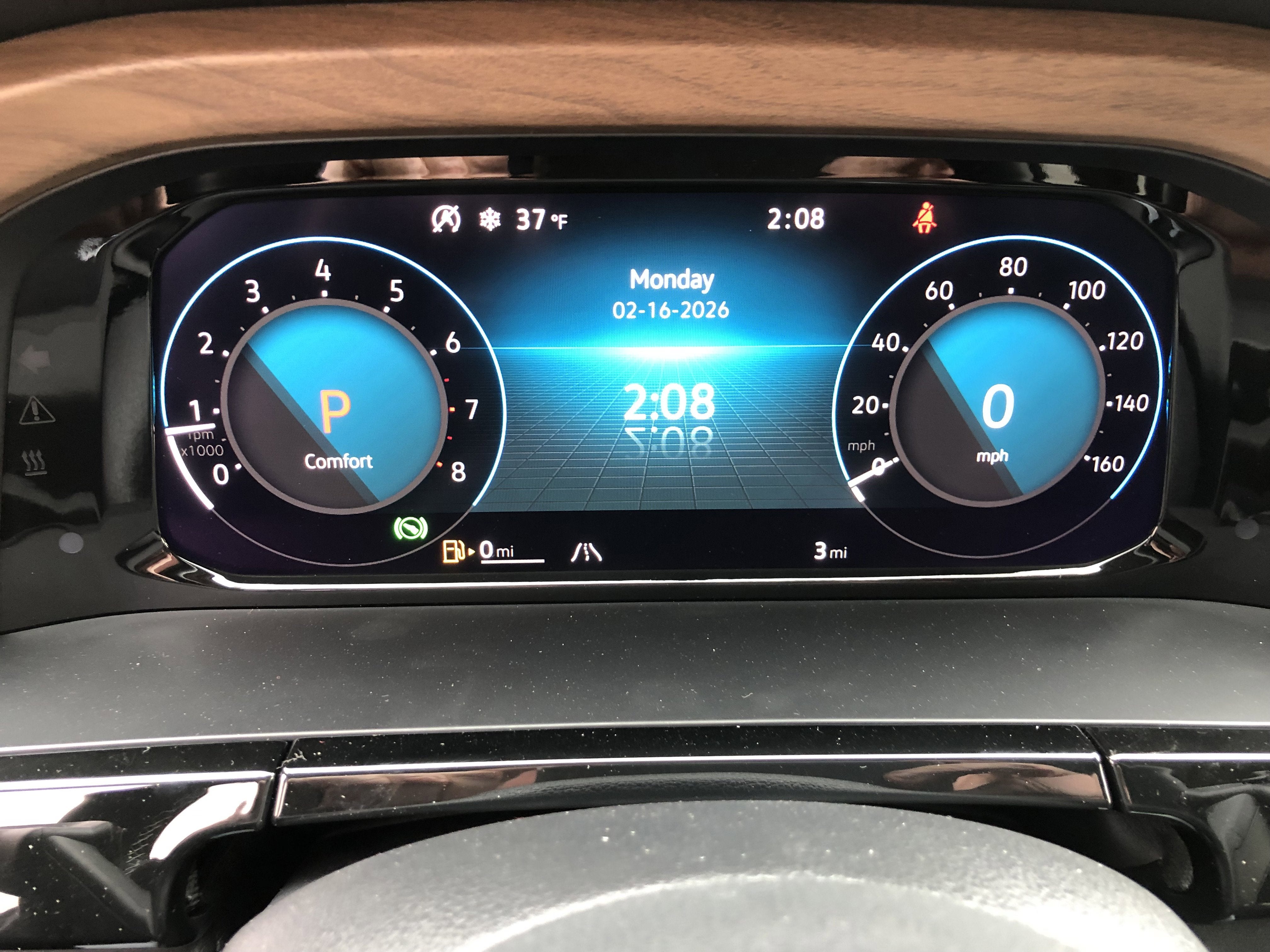 2026 Volkswagen Atlas 2.0T SE w/Technology w/captains chairs and black wheel package