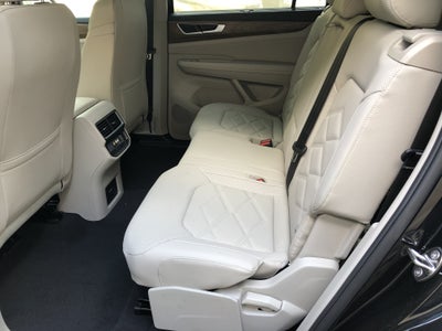 2026 Volkswagen Atlas 2.0T SE w/Technology w/black wheel package