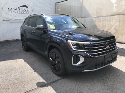 2026 Volkswagen Atlas 2.0T SE w/Technology w/black wheel package