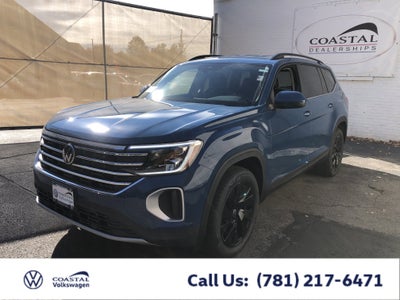 2026 Volkswagen Atlas 2.0T SE w/Technology w/captains chairs and black wheel package