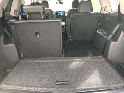 2026 Volkswagen Atlas 2.0T SE w/Technology w/captains chairs and black wheel package