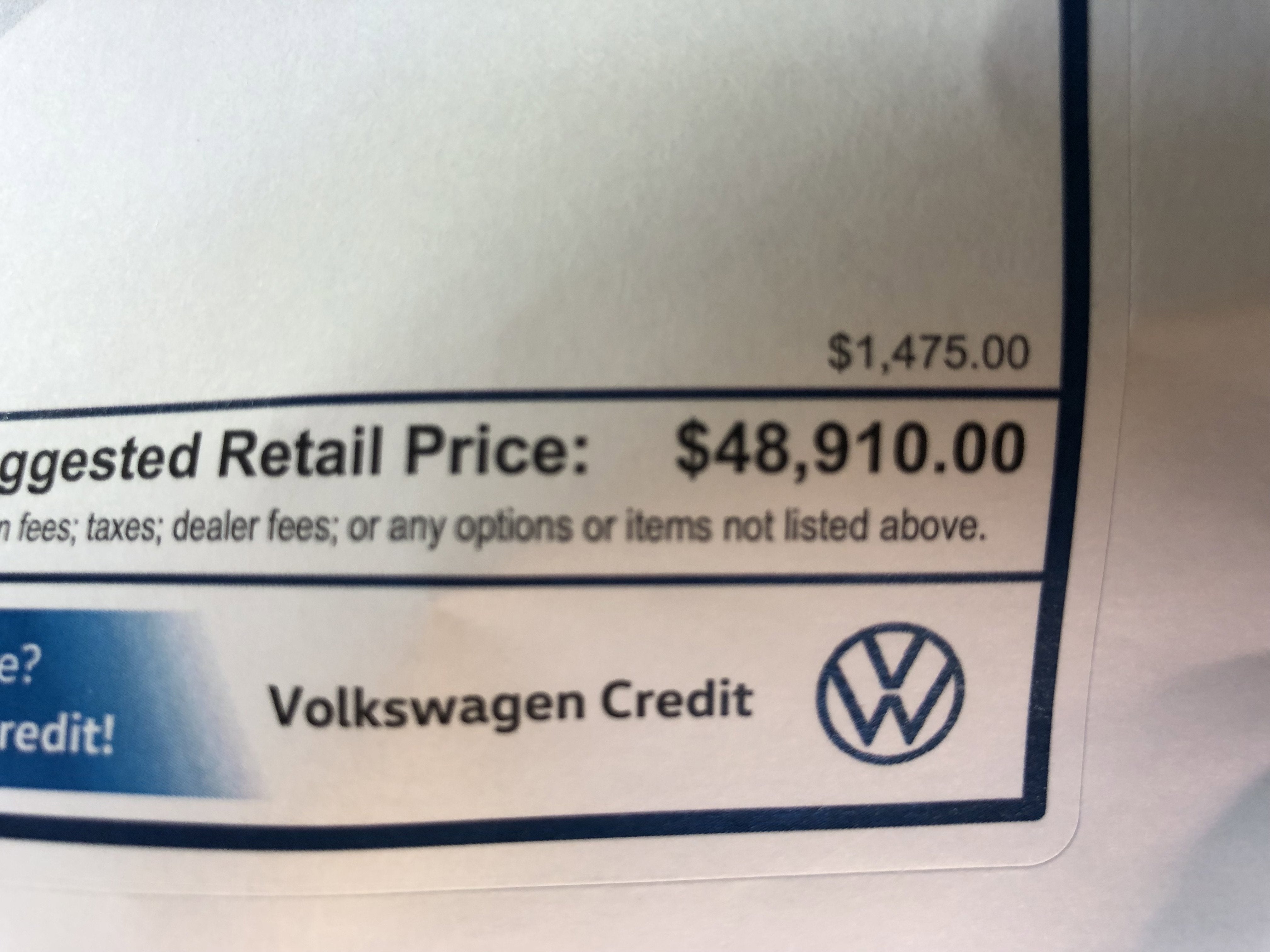 2026 Volkswagen Atlas 2.0T SE w/Technology w/captains chairs and black wheel package