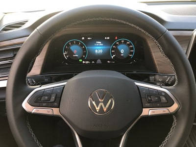 2026 Volkswagen Atlas 2.0T SE w/Technology w/captains chairs and black wheel package