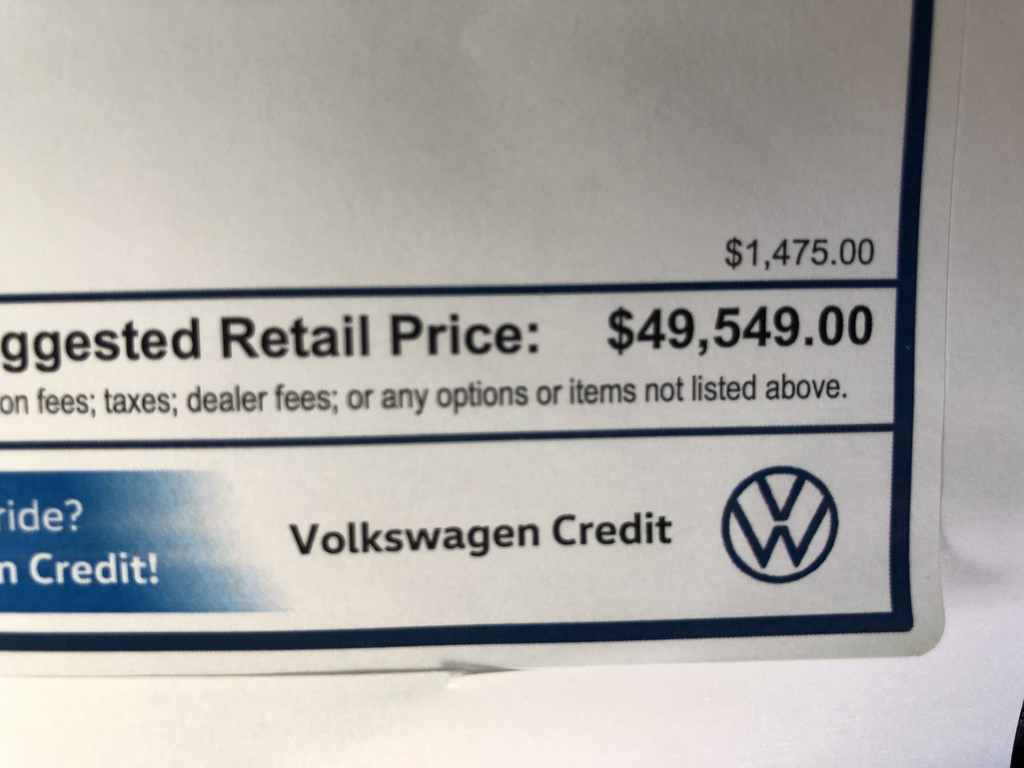 2026 Volkswagen Atlas 2.0T SE w/Technology w/captains chairs and black wheel package