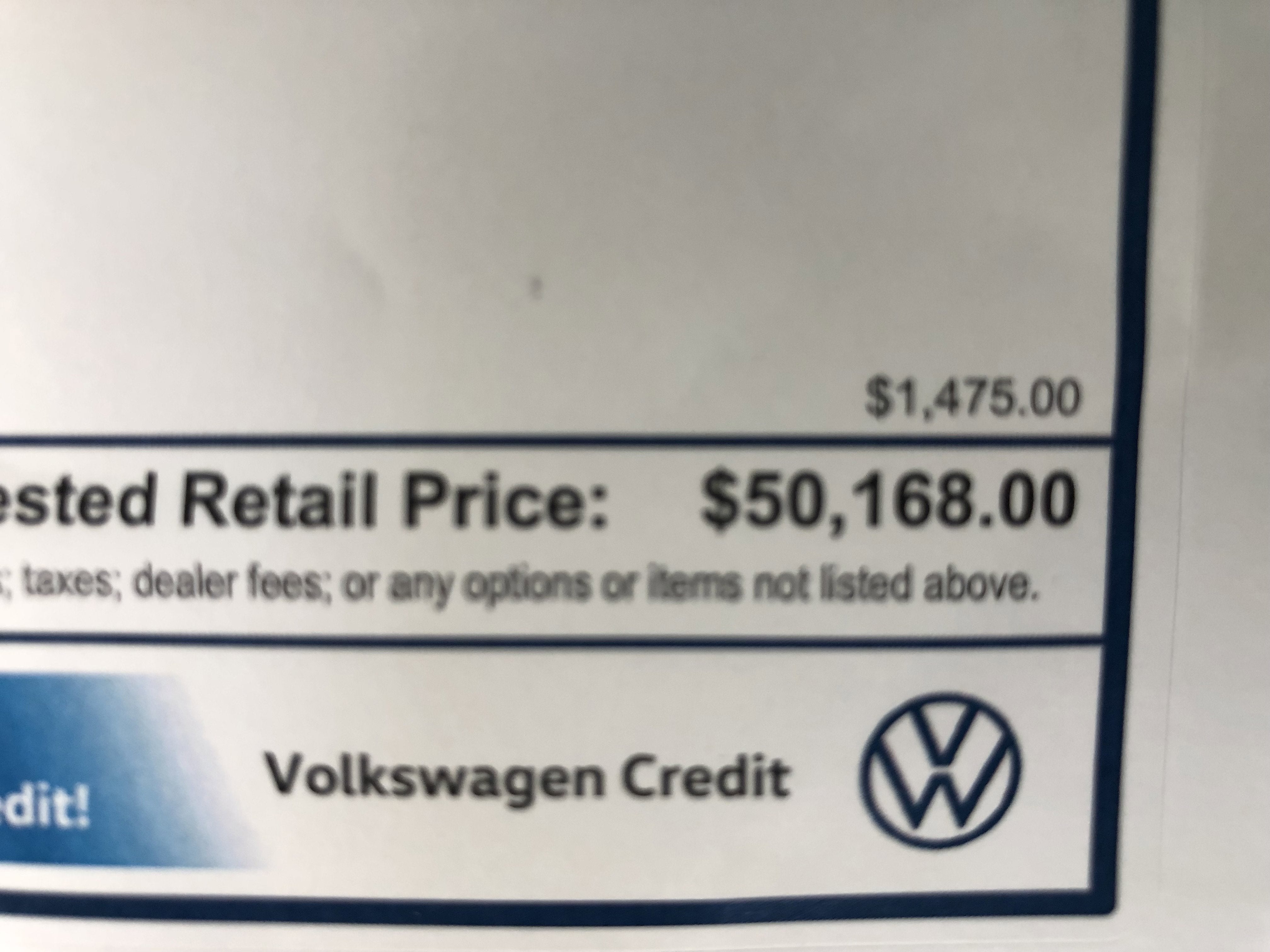 2026 Volkswagen Atlas 2.0T SE w/Technology w/captains chairs and black wheel package