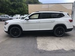 2026 Volkswagen Atlas 2.0T SE w/Technology w/captains chairs and black wheel package