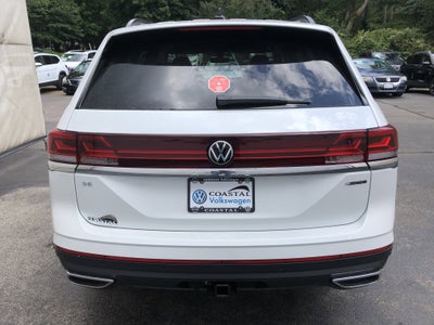 2026 Volkswagen Atlas 2.0T SE w/Technology w/captains chairs and black wheel package