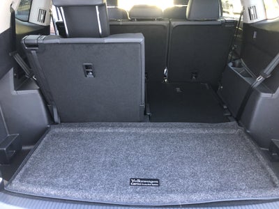 2026 Volkswagen Atlas 2.0T SE w/Technology w/black wheel package