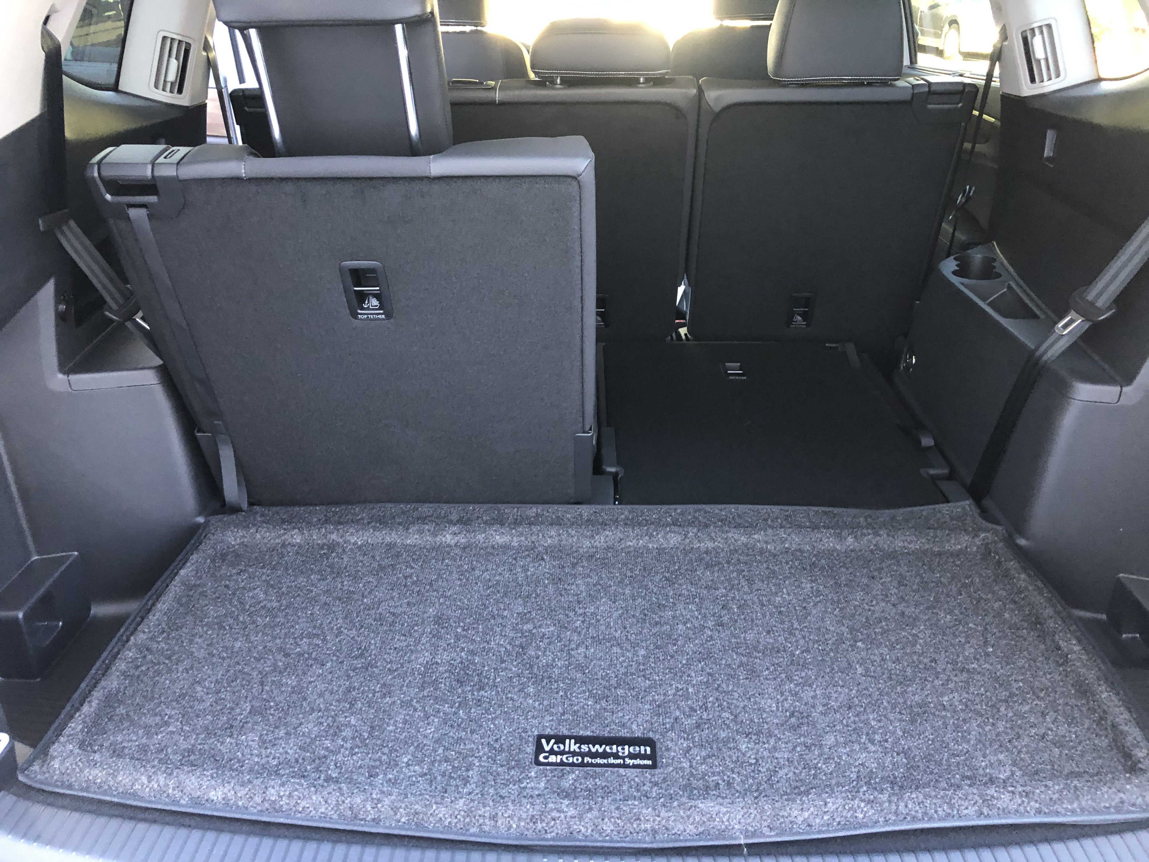 2026 Volkswagen Atlas 2.0T SE w/Technology w/black wheel package