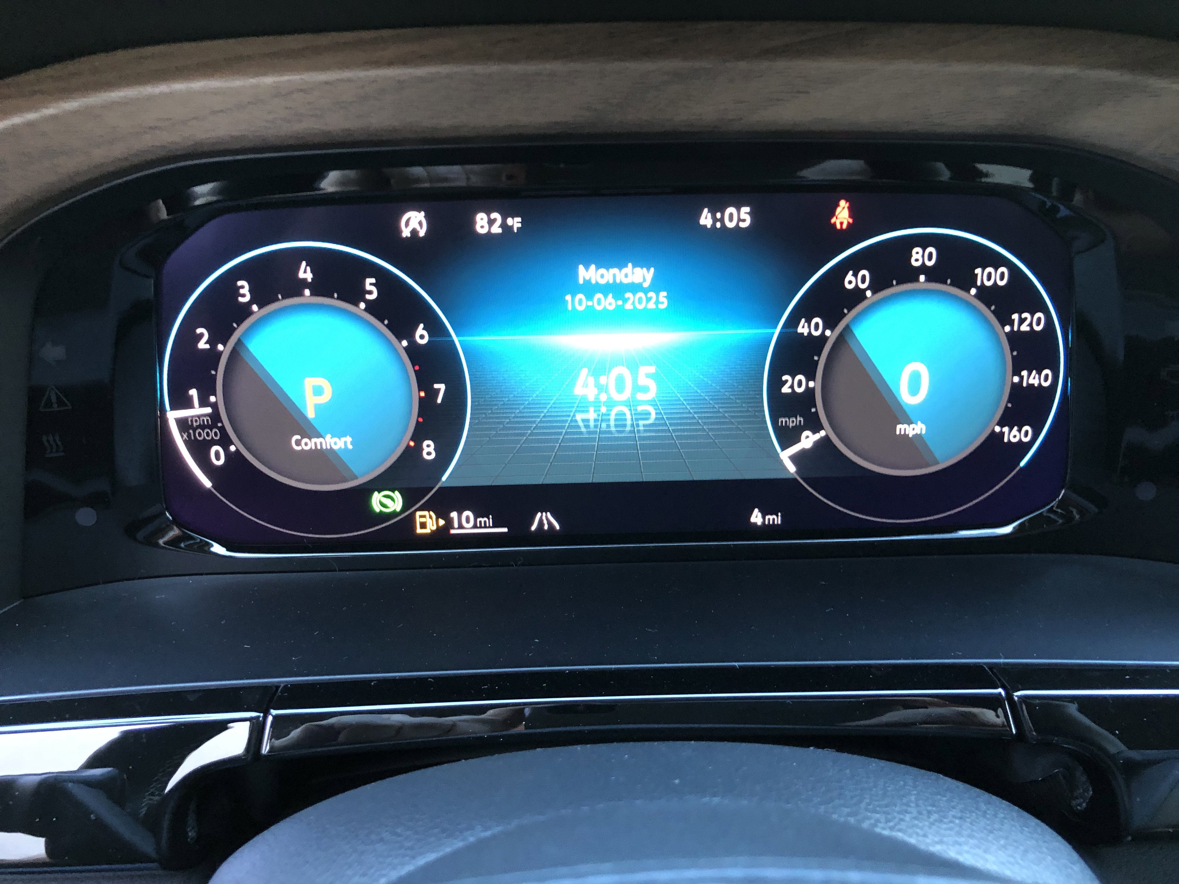 2026 Volkswagen Atlas 2.0T SE w/Technology w/black wheel package