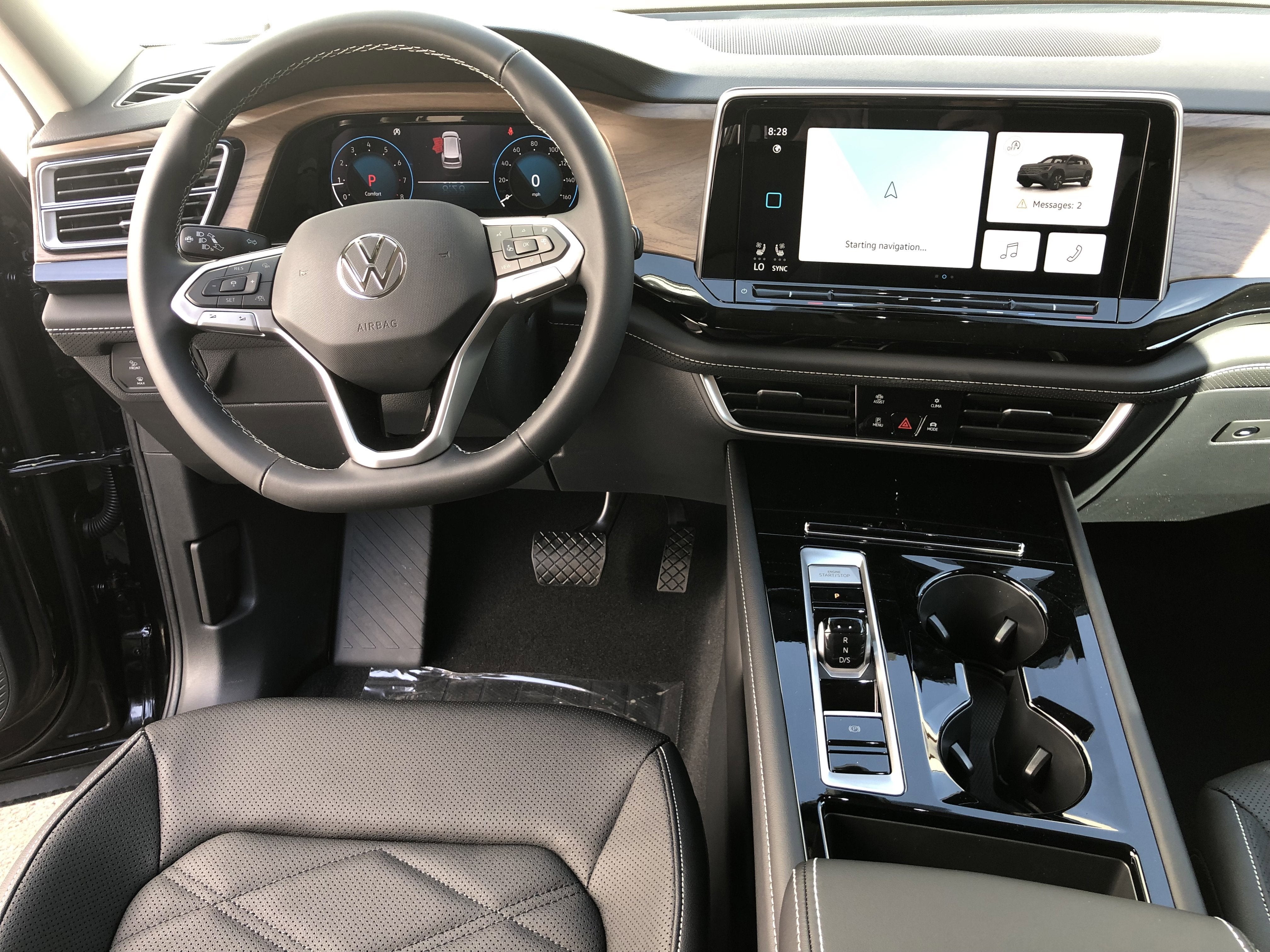 2026 Volkswagen Atlas 2.0T SE w/Technology w/black wheel package