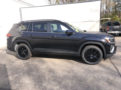 2026 Volkswagen Atlas 2.0T SE w/Technology w/black wheel package