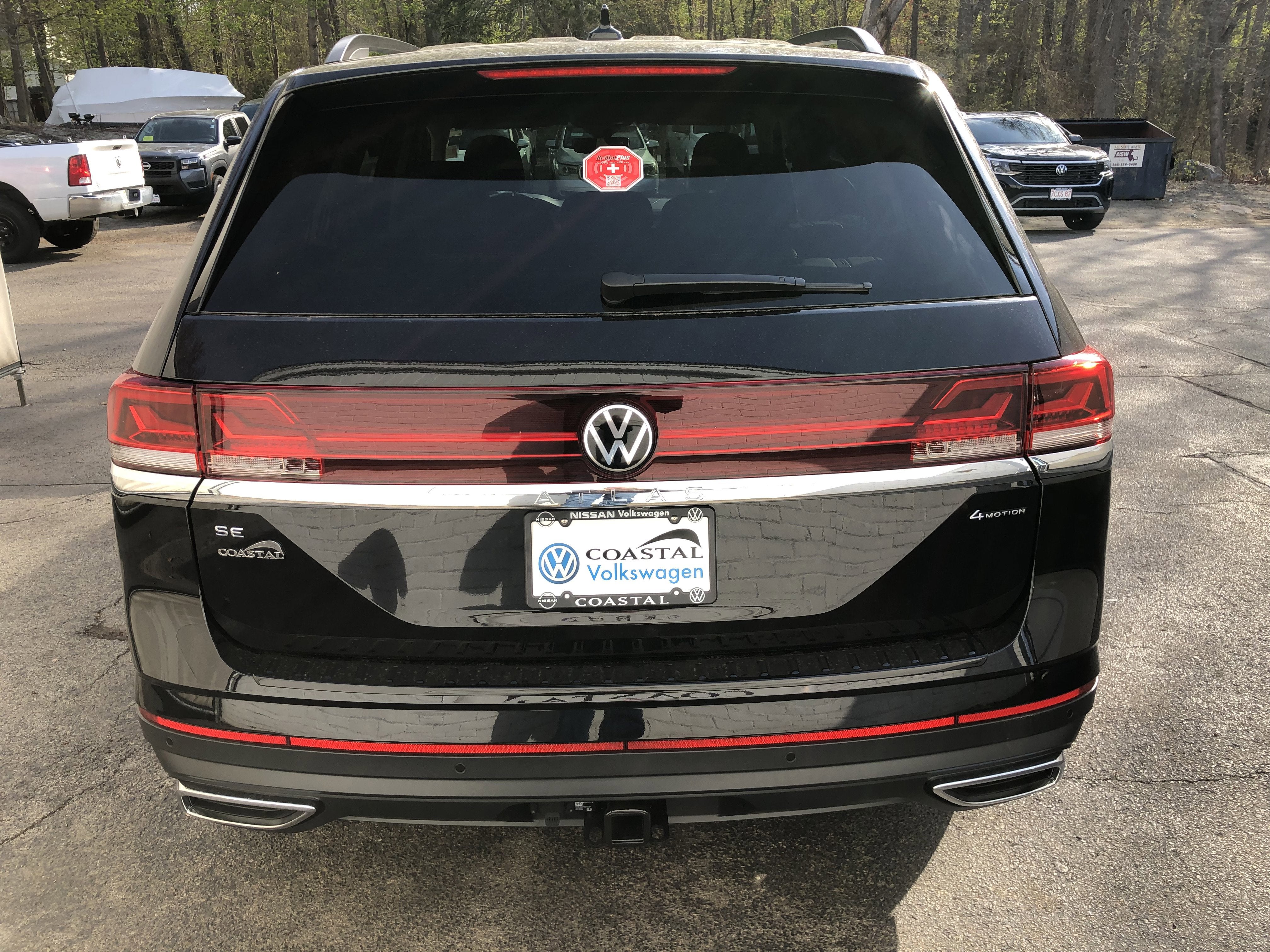 2026 Volkswagen Atlas 2.0T SE w/Technology w/black wheel package