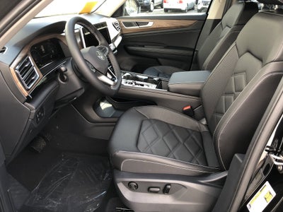 2026 Volkswagen Atlas 2.0T SE w/Technology w/black wheel package