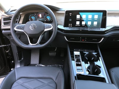 2026 Volkswagen Atlas 2.0T SE w/Technology w/black wheel package