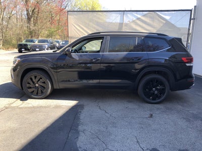 2026 Volkswagen Atlas 2.0T SE w/Technology w/black wheel package