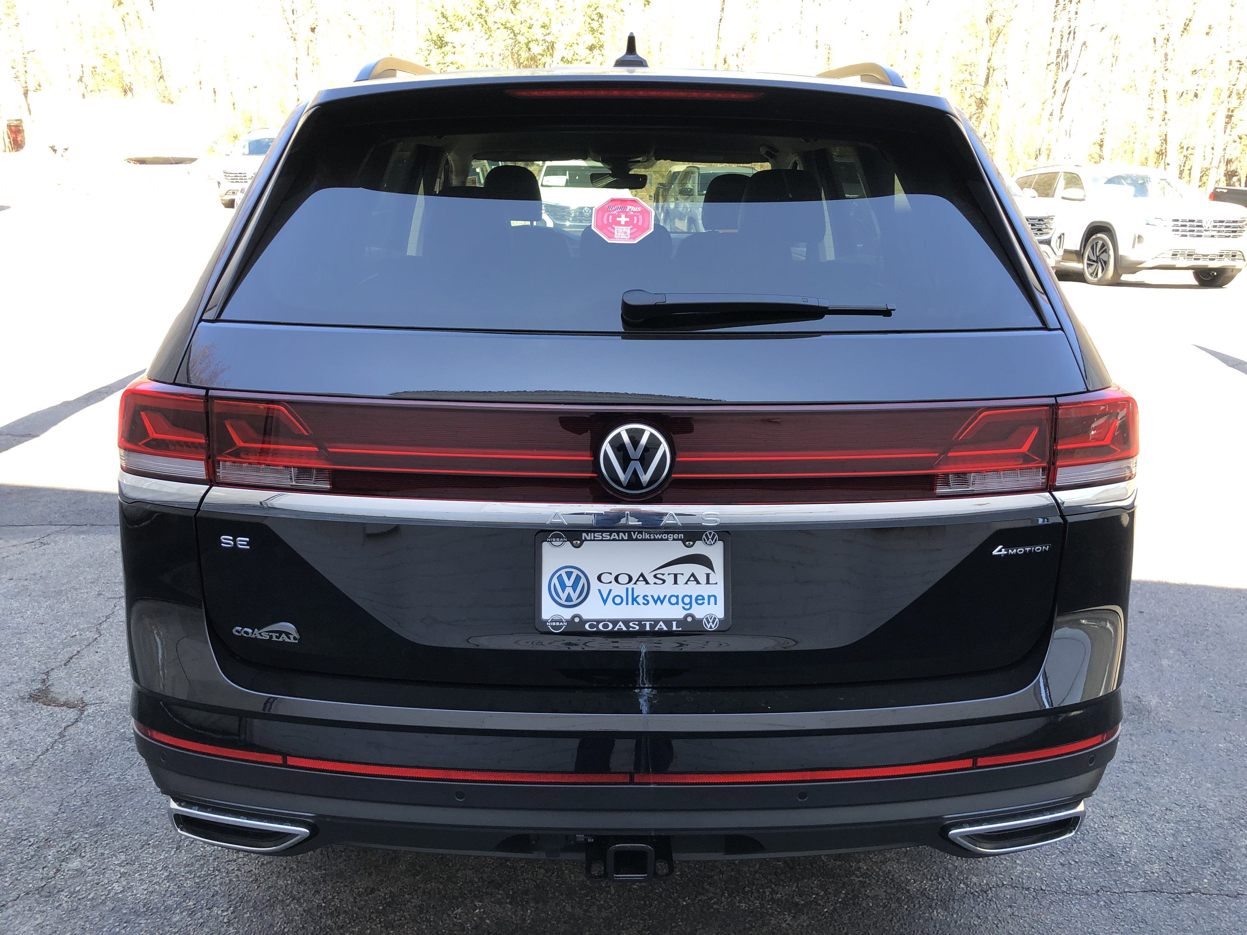 2026 Volkswagen Atlas 2.0T SE w/Technology w/black wheel package