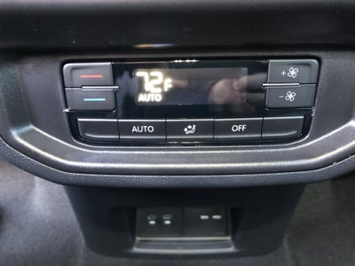 2026 Volkswagen Atlas 2.0T SE w/Technology w/captains chairs
