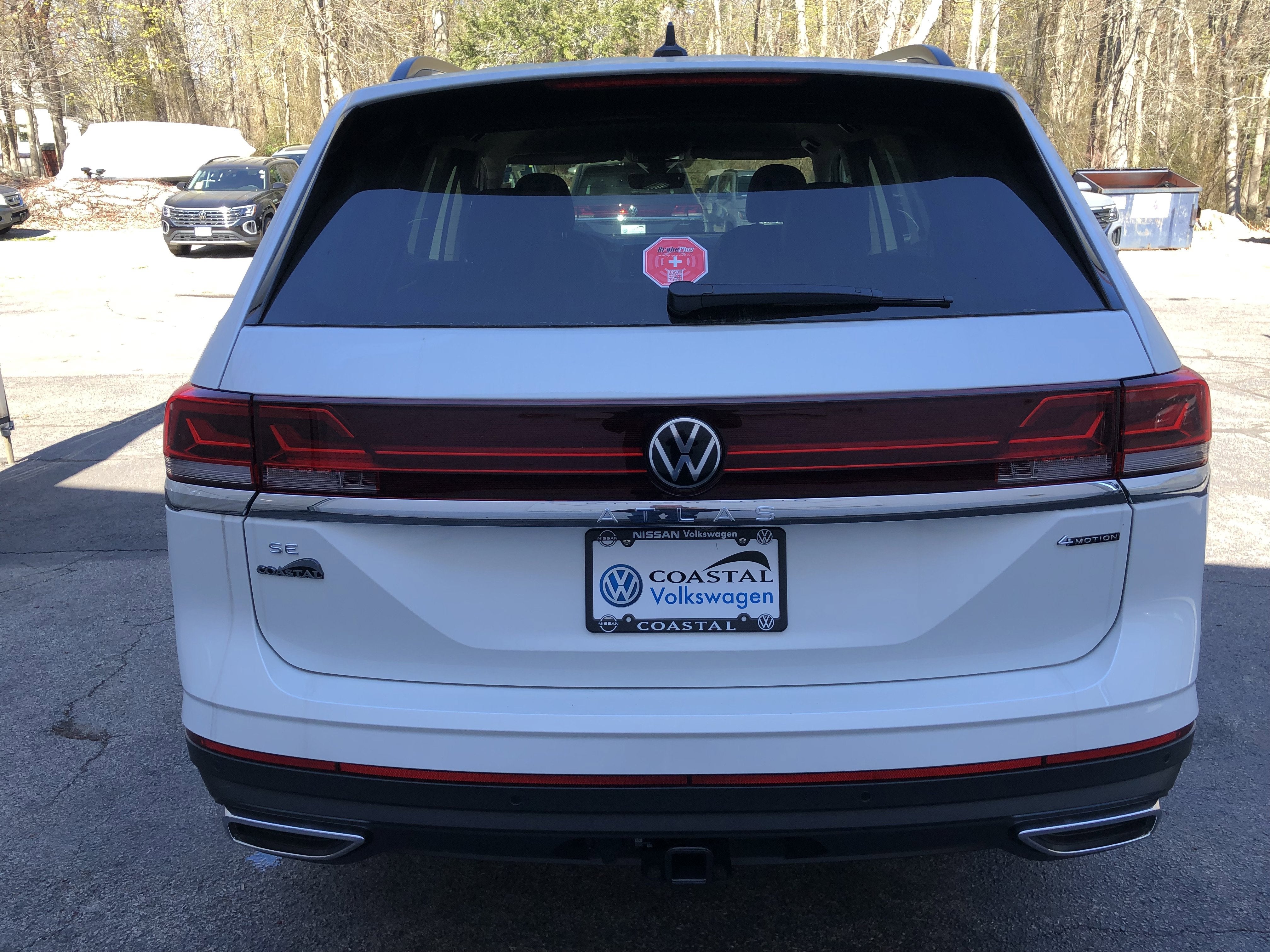 2026 Volkswagen Atlas 2.0T SE w/Technology w/captains chairs