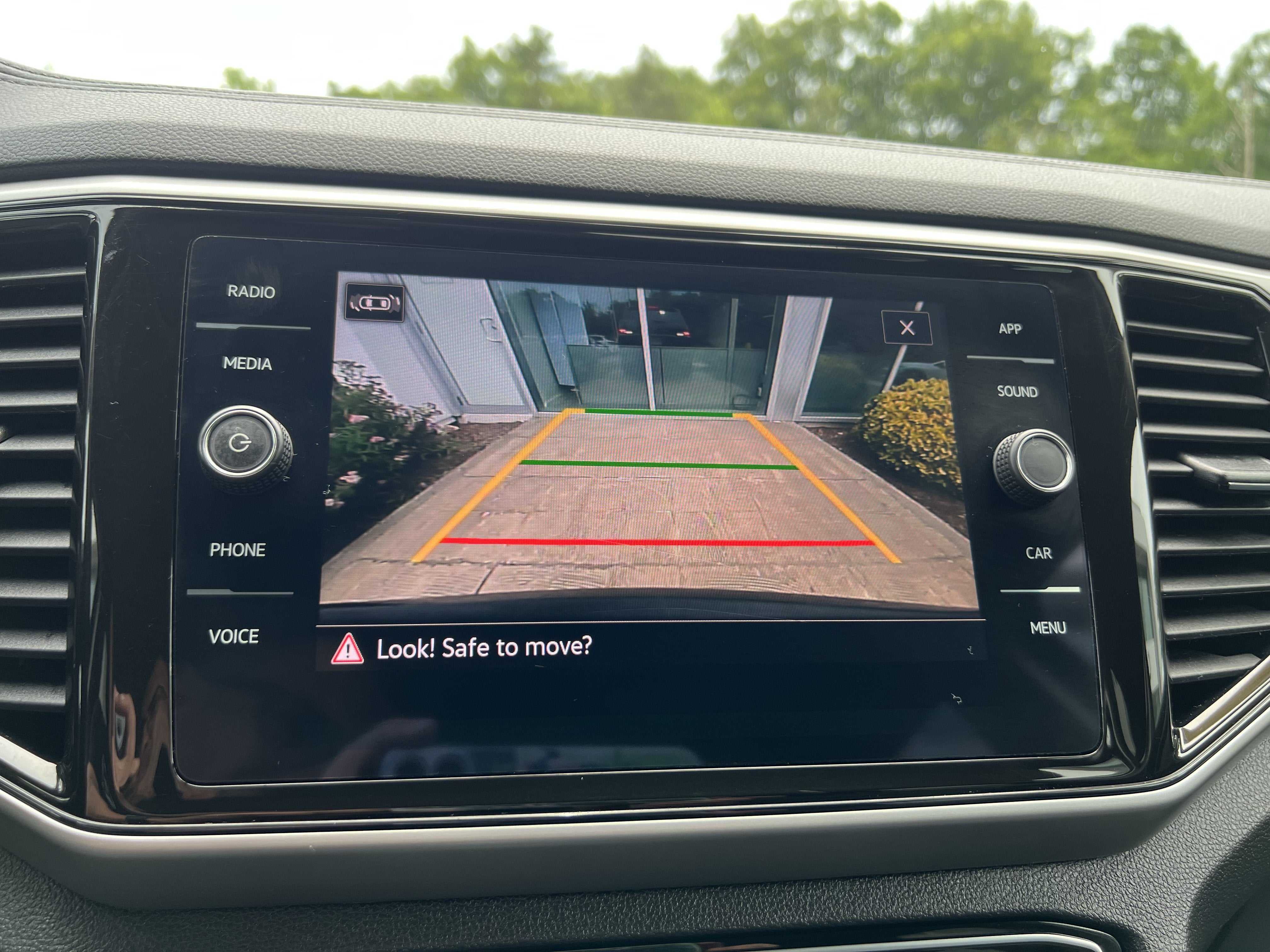 2023 Volkswagen Atlas 3.6L V6 SE w/Technology