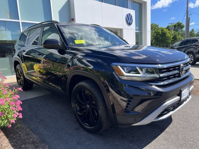 2023 Volkswagen Atlas 3.6L V6 SE w/Technology W/Black Wheel Package