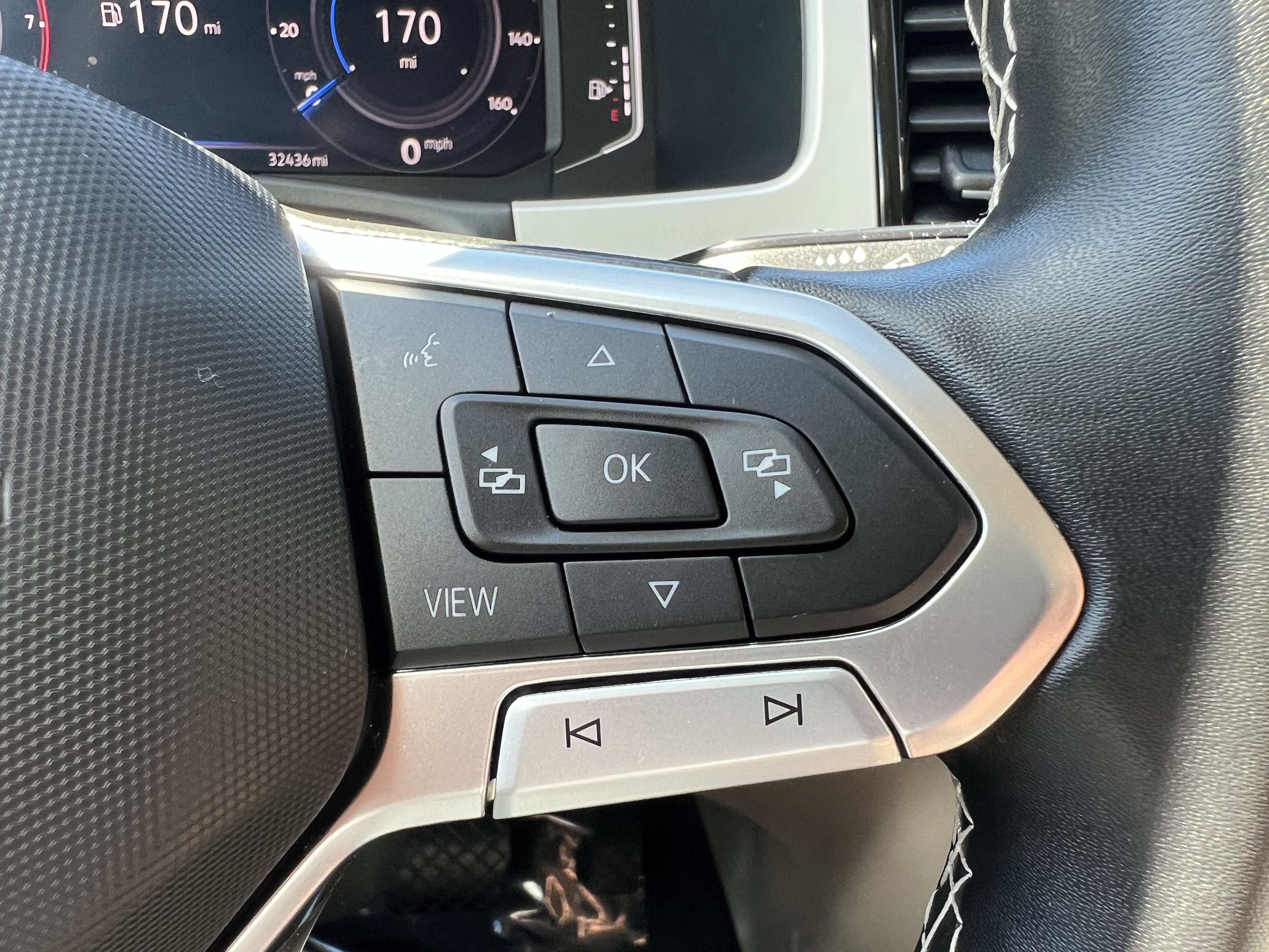 2023 Volkswagen Atlas 3.6L V6 SE w/Technology W/Black Wheel Package