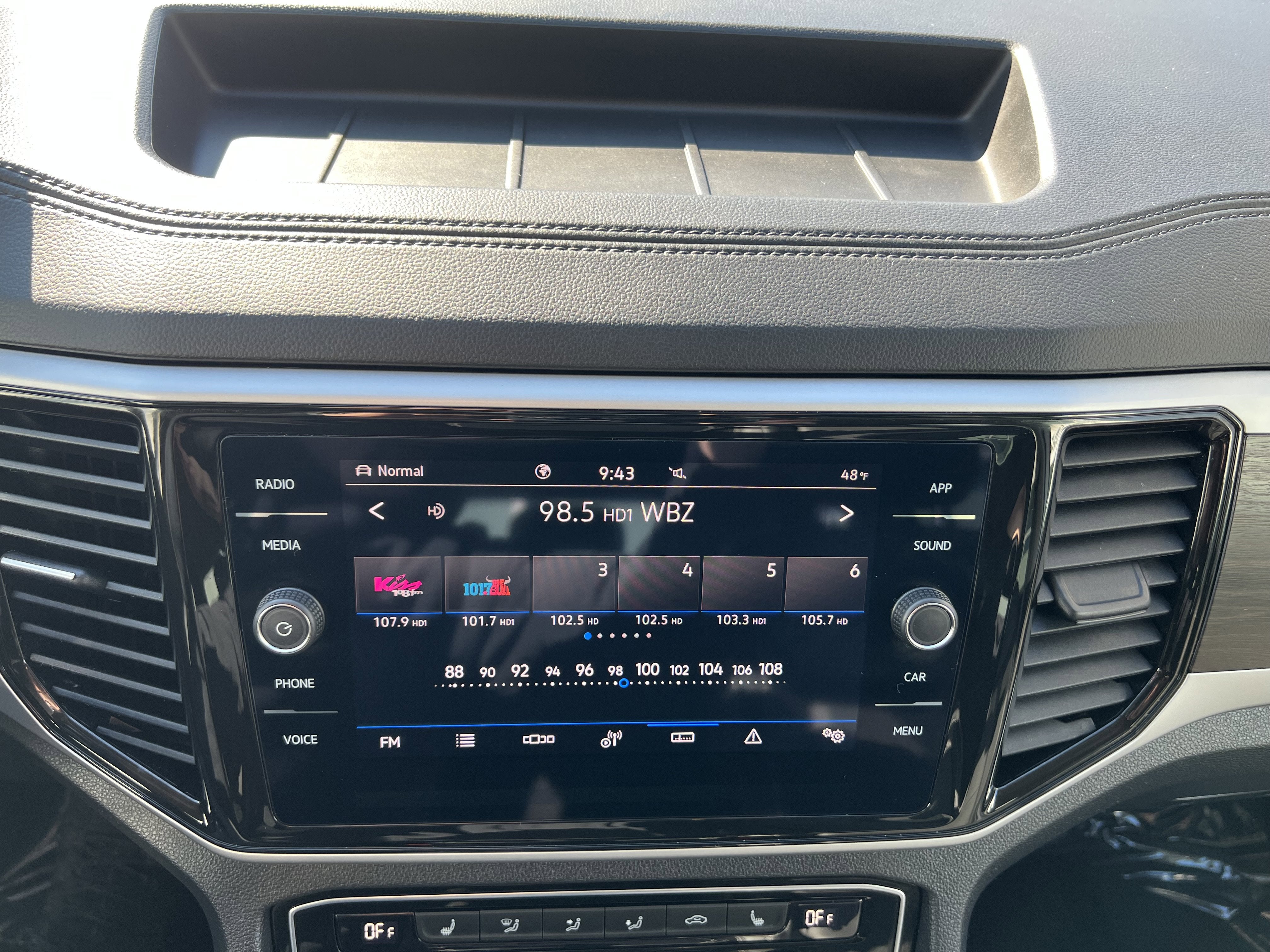 2023 Volkswagen Atlas 3.6L V6 SE w/Technology