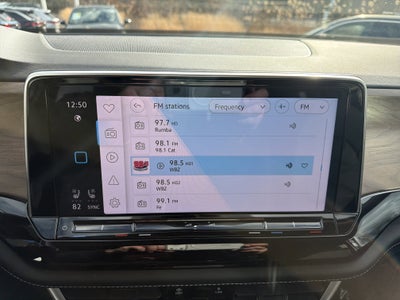 2024 Volkswagen Atlas 2.0T SE w/Technology w/ Captains Chairs