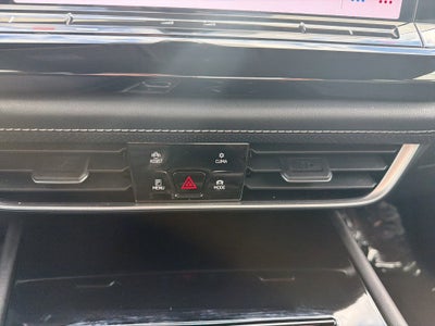 2024 Volkswagen Atlas 2.0T SE w/Technology w/ Captains Chairs