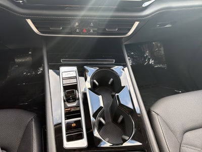 2024 Volkswagen Atlas 2.0T SE w/Technology w/ Captains Chairs