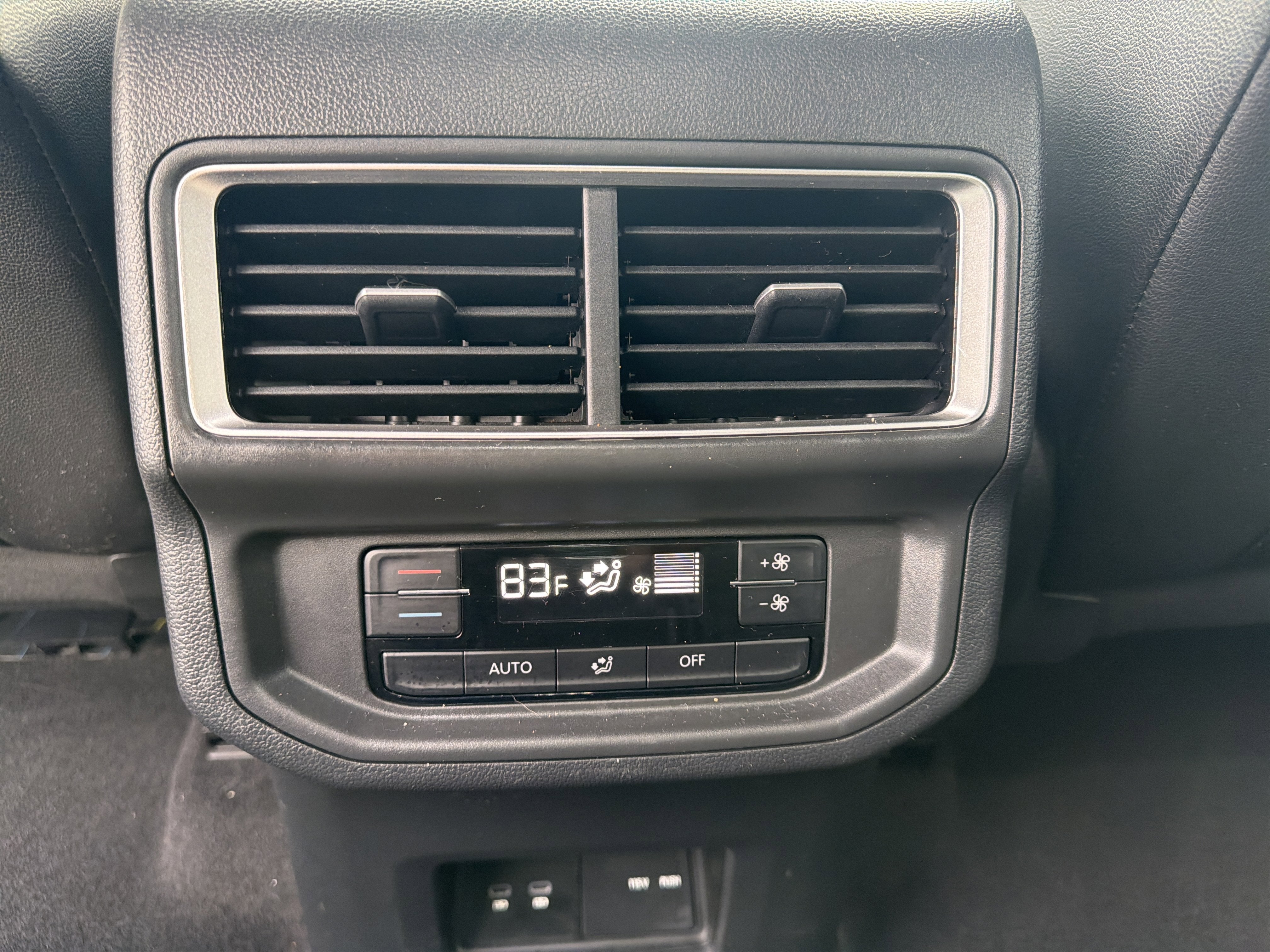 2024 Volkswagen Atlas 2.0T SE w/Technology w/ Captains Chairs