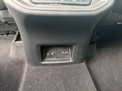 2024 Volkswagen Atlas 2.0T SE w/Technology w/ Captains Chairs