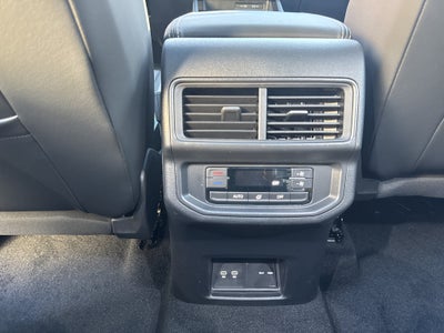 2027 Volkswagen Atlas SE w/Technology w/panoramic sunroof