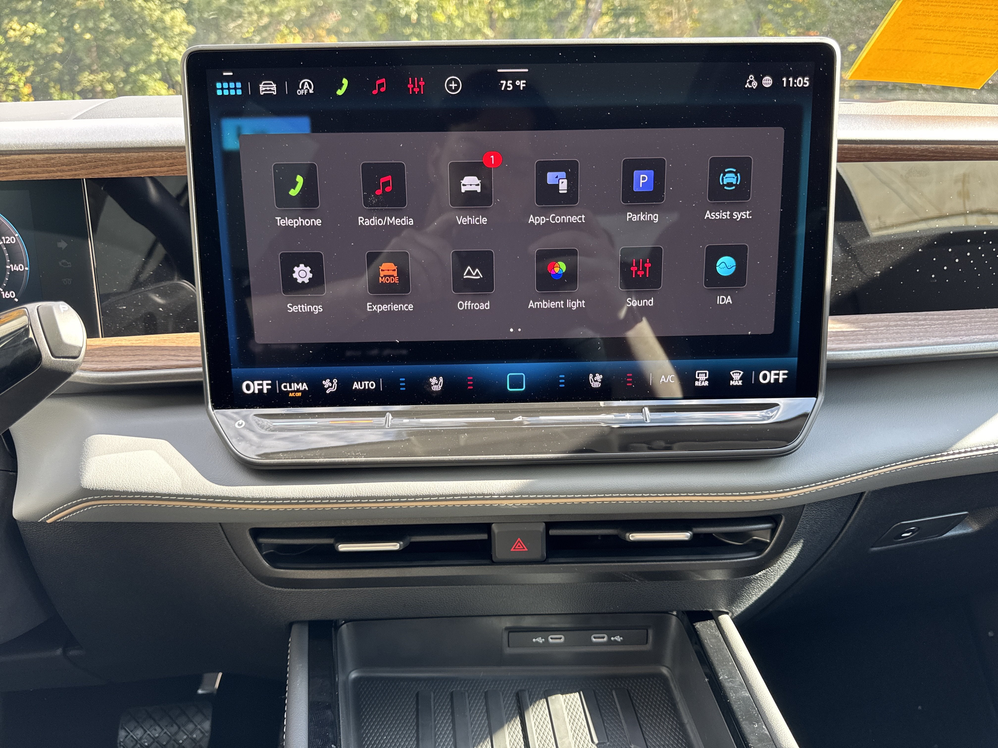 2027 Volkswagen Atlas SE w/Technology