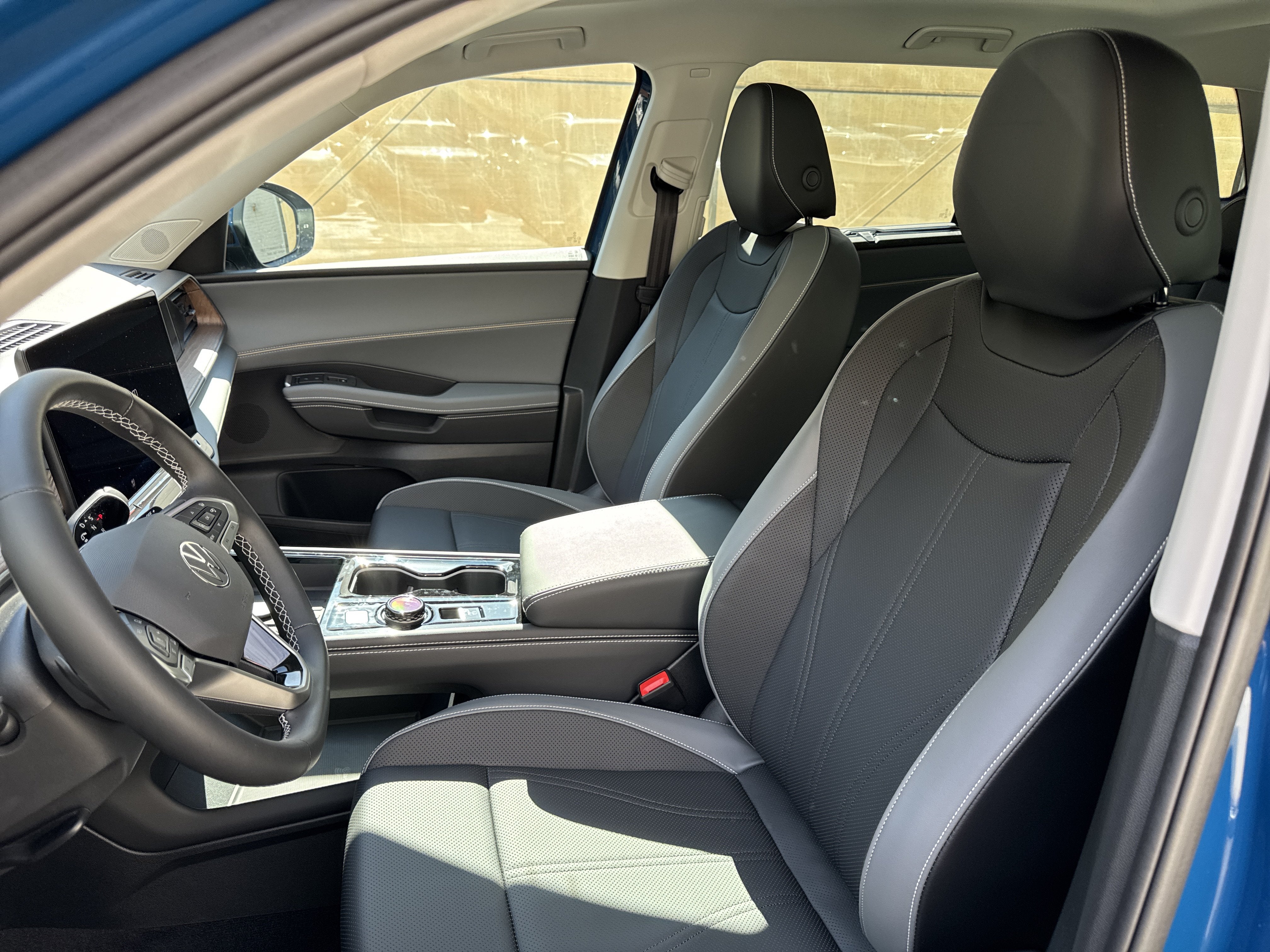 2027 Volkswagen Atlas SE w/Technology