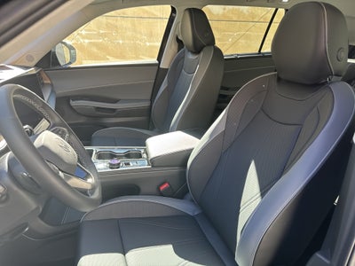 2027 Volkswagen Atlas SE w/Technology w/captains chairs and panoramic sunroof