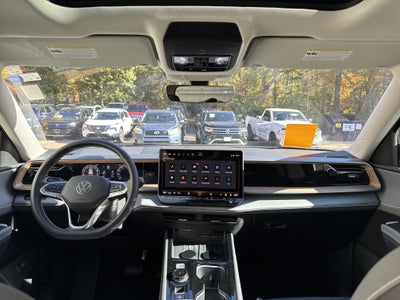 2027 Volkswagen Atlas SE w/Technology w/panoramic sunroof and black wheel package